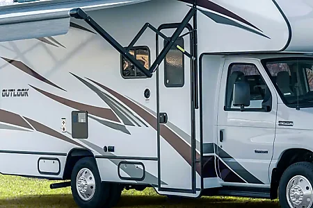 2020 Winnebago Outlook